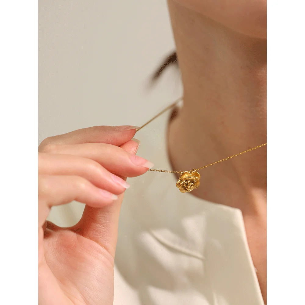 Collier Fleur Relief